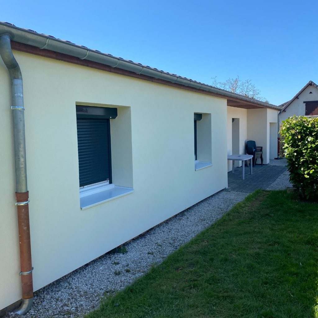 Isolation extérieure et menuiseries couverture article– Saint-Vallier