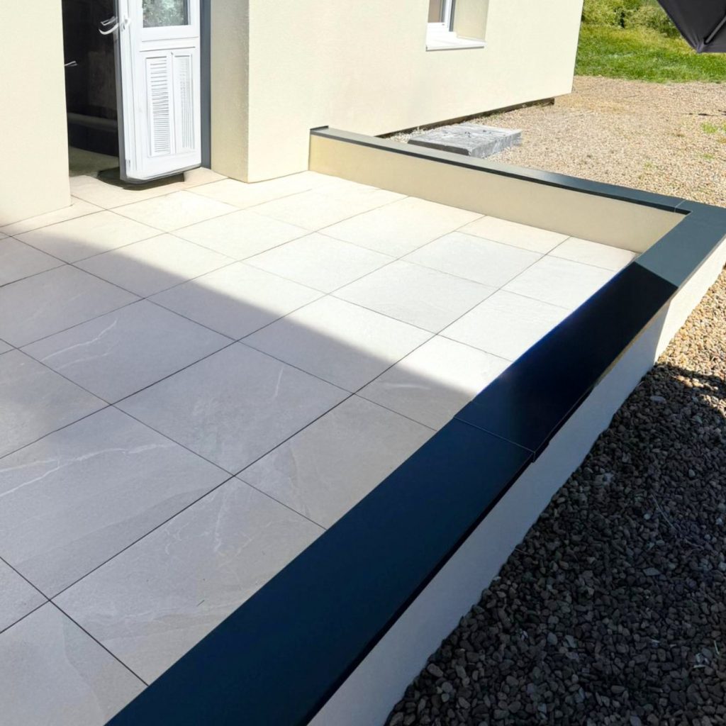 Terrasse sur plots – Après travaux à Saint-Vallier